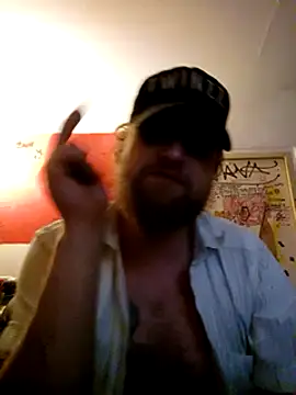Snapshot of Ozomitro chatting on 02.13.25 Ozomitro online show from 02.13.25