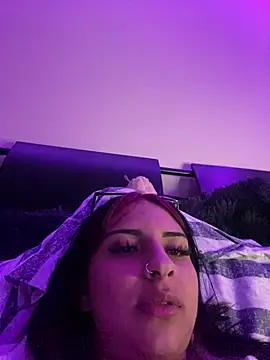 Hilary pinkk online show from 02.15.25