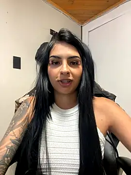 Hilary pinkk online show from 10.02.25