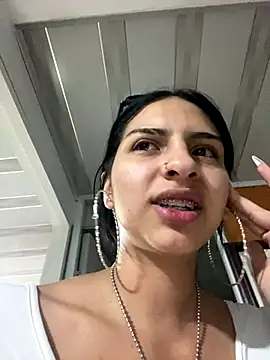 Hilary pinkk online show from 10.08.25