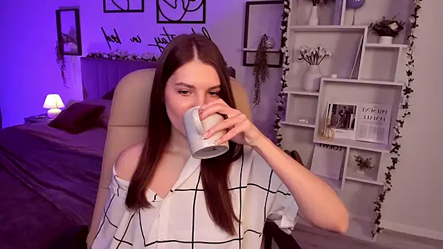 BellaSweetHeart online show from 02.24.25