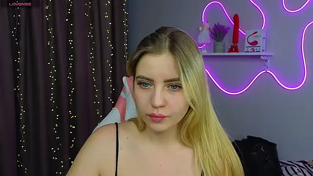 Snapshot of Ashley_Rous chatting on 02.22.25 Ashley Rous online show from 02.22.25