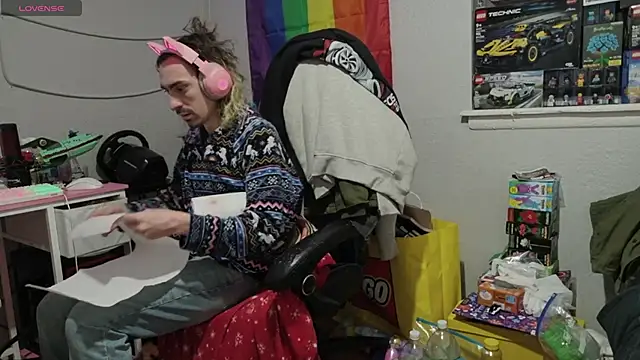 tallnerdyguy online show from 04.19.26