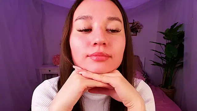 Snapshot of margeriTirell chatting on 11.08.25 margeriTirell online show from 11.08.25