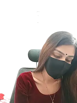 Snapshot of Tisha-01 chatting on 11.04.25 Tisha-01 online show from 11.04.25