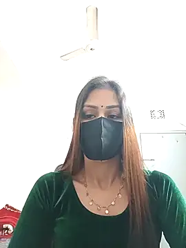 Snapshot of Tisha-01 chatting on 11.22.25 Tisha-01 online show from 11.22.25