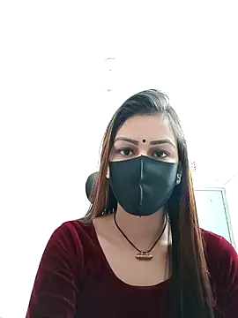 Snapshot of Tisha-01 chatting on 11.28.25 Tisha-01 online show from 11.28.25