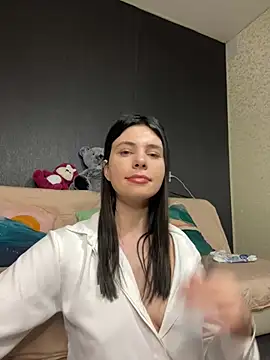 Snapshot of CurlyLara chatting on 03.18.25 CurlyLara online show from 03.18.25