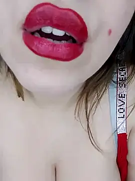 Snapshot of sexy-mariya chatting on 12.14.25 sexy-mariya online show from 12.14.25