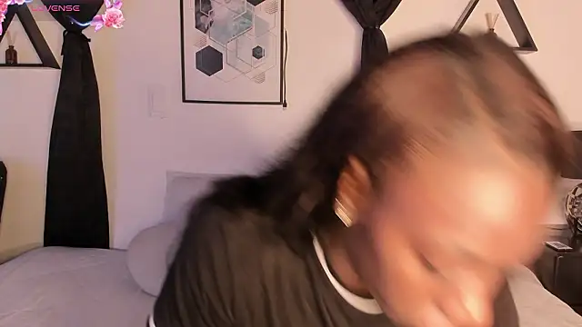 Khenta Michells online show from 02.17.26