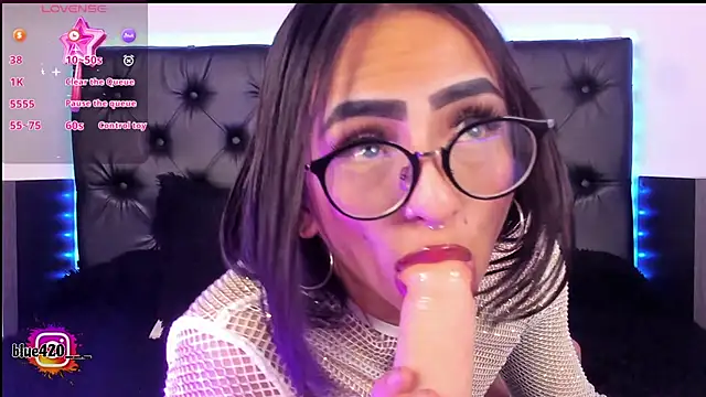 Snapshot of Skyler__blue4 chatting on 02.06.25 Skyler  blue4 online show from 02.06.25