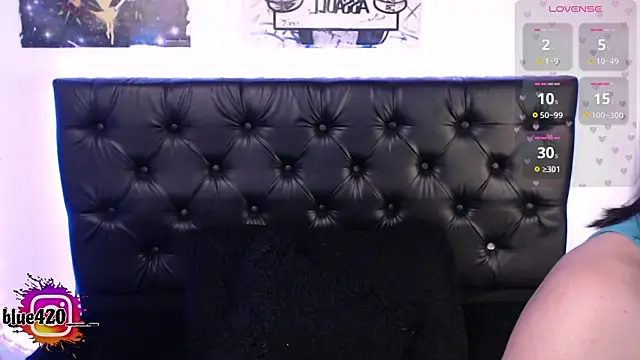 Skyler  blue4 online show from 11.05.25