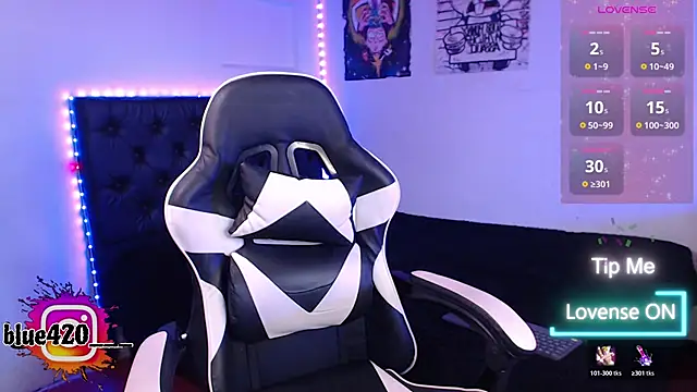 Skyler  blue4 online show from 11.14.25