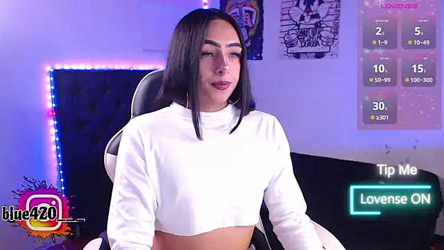 Skyler  blue4 online show from 11.15.25