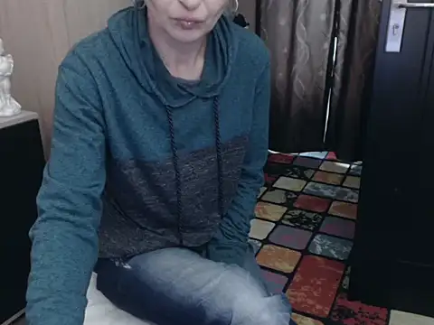 Snapshot of HornyClitX chatting on 12.27.24 HornyClitX online show from 12.27.24