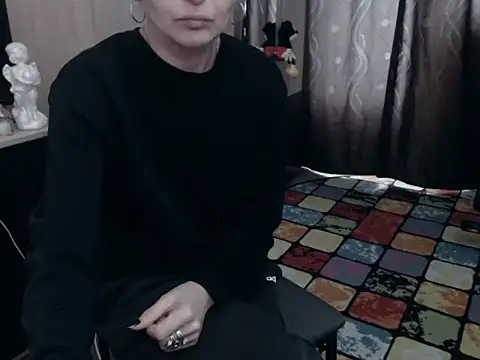 Snapshot of HornyClitX chatting on 02.16.25 HornyClitX online show from 02.16.25