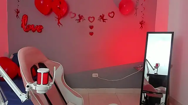 gwen ashly online show from 02.12.25