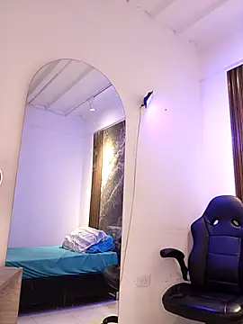 gwen ashly online show from 09.13.25