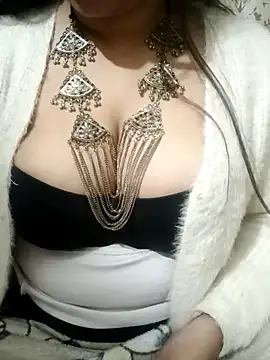 Snapshot of Dr_Kamsutra chatting on 02.14.25 Dr Kamsutra online show from 02.14.25