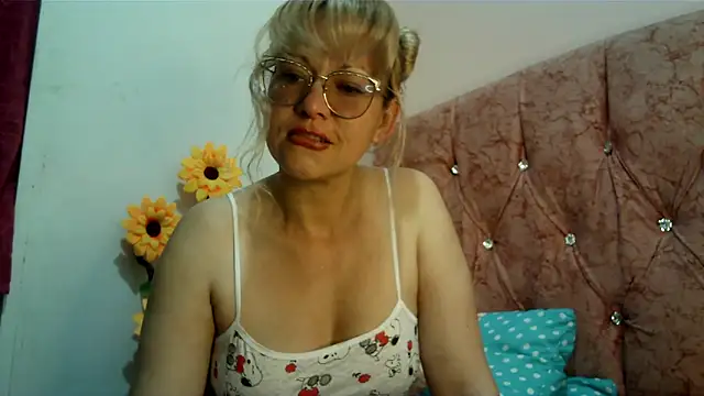 Snapshot of taylor198115 chatting on 12.12.24 taylor198115 online show from 12.12.24