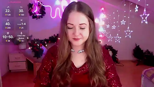 Snapshot of LizzyShine chatting on 12.17.24 LizzyShine online show from 12.17.24