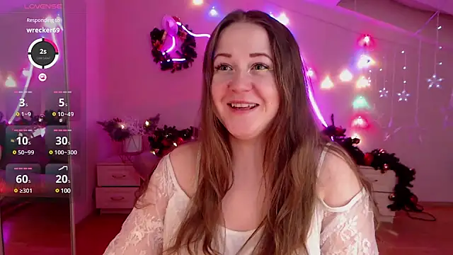 Snapshot of LizzyShine chatting on 12.17.24 LizzyShine online show from 12.17.24