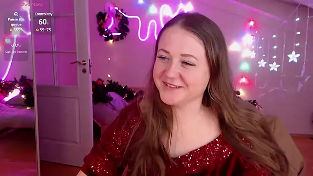 Snapshot of LizzyShine chatting on 12.29.24 LizzyShine online show from 12.29.24