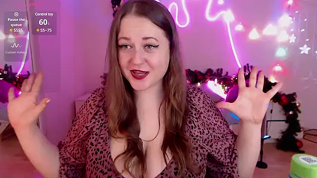 Snapshot of LizzyShine chatting on 01.03.25 LizzyShine online show from 01.03.25