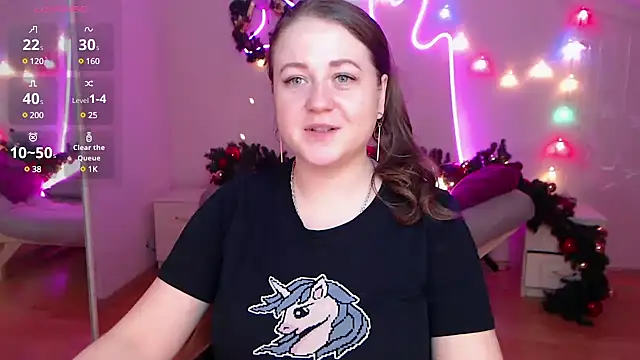 Snapshot of LizzyShine chatting on 01.06.25 LizzyShine online show from 01.06.25