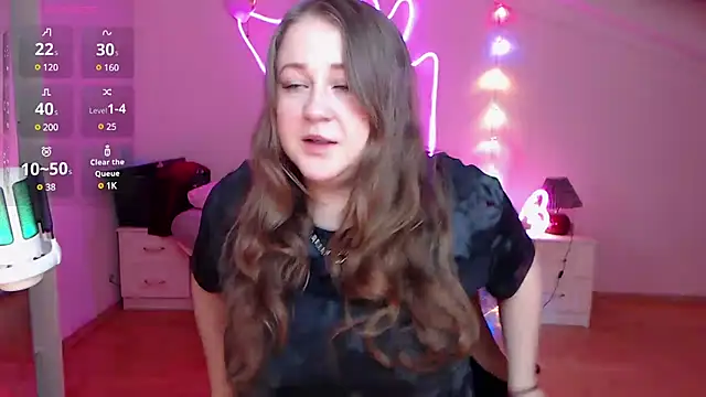 Snapshot of LizzyShine chatting on 01.13.25 LizzyShine online show from 01.13.25