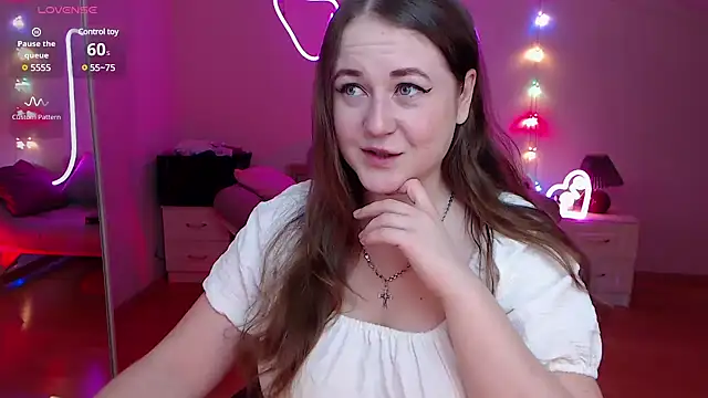 Snapshot of LizzyShine chatting on 01.17.25 LizzyShine online show from 01.17.25