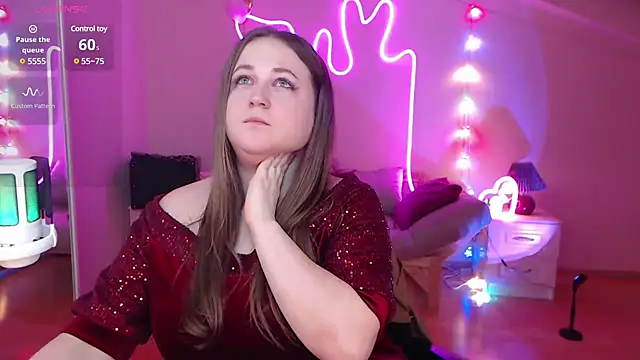 Snapshot of LizzyShine chatting on 01.20.25 LizzyShine online show from 01.20.25