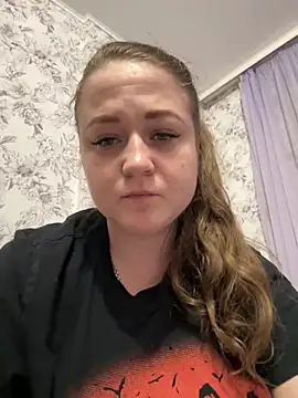 Snapshot of LizzyShine chatting on 03.11.25 LizzyShine online show from 03.11.25