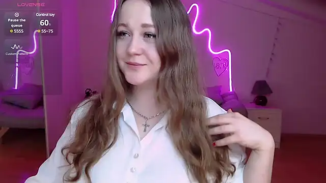 Snapshot of LizzyShine chatting on 03.14.25 LizzyShine online show from 03.14.25