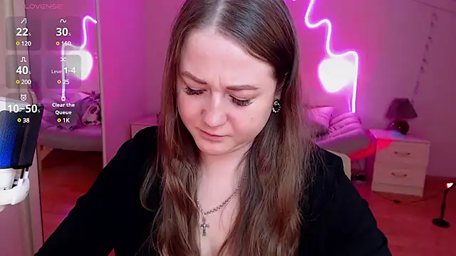 Snapshot of LizzyShine chatting on 03.22.25 LizzyShine online show from 03.22.25