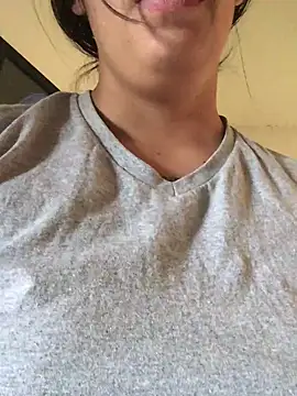 Miss oliviaa online show from 01.05.25