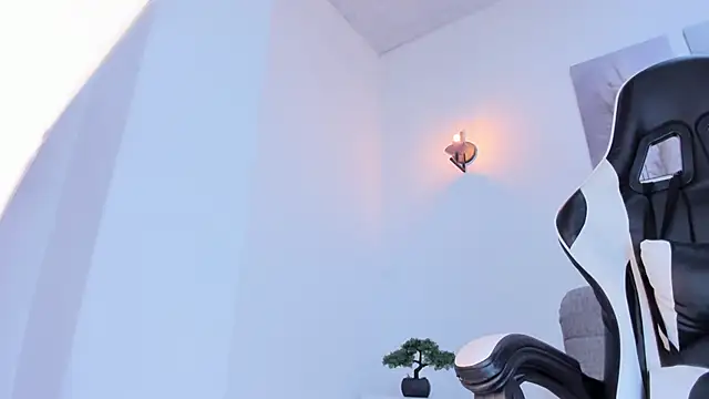 Brittany cute18 online show from 03.22.25