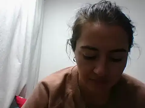  karlie kloss  online show from 12.27.24