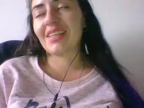  karlie kloss  online show from 01.15.25