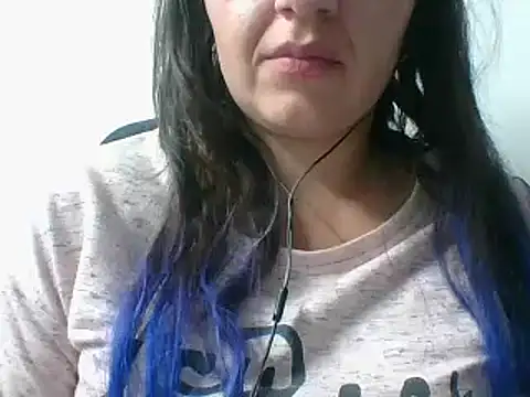  karlie kloss  online show from 01.16.25