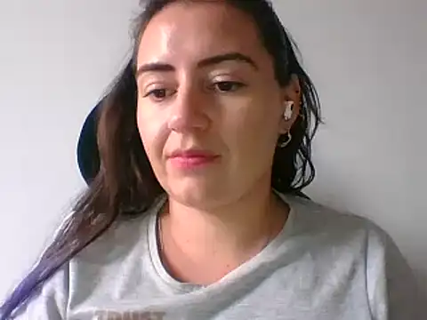  karlie kloss  online show from 01.20.25