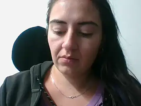  karlie kloss  online show from 01.23.25