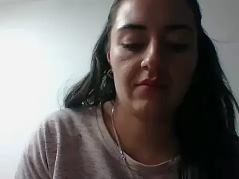  karlie kloss  online show from 01.28.25