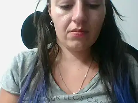  karlie kloss  online show from 02.01.25