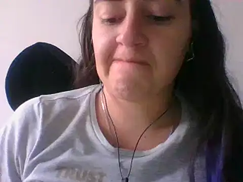  karlie kloss  online show from 02.05.25