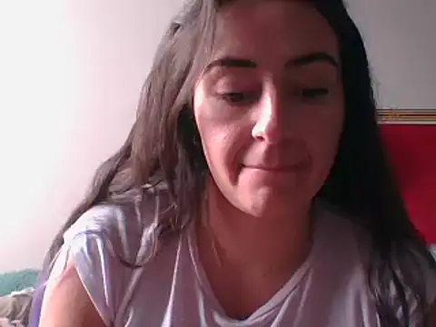  karlie kloss  online show from 02.15.25