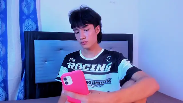 Johhan  Lee online show from 01.28.25