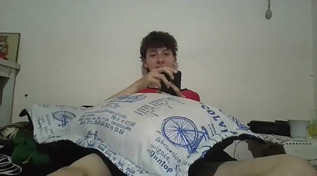 Snapshot of Dylan_desire_ chatting on 01.20.25 Dylan desire online show from 01.20.25