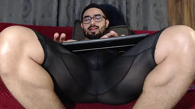 Snapshot of Ryan-theman chatting on 11.07.25 Ryan-theman online show from 11.07.25