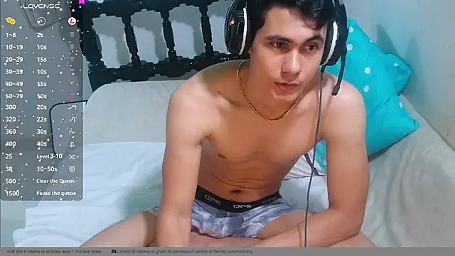 Snapshot of alexispaez457062 chatting on 12.19.24 alexispaez457062 online show from 12.19.24